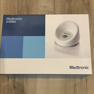 Medtronic 24960 Mycarelink Relay Home Communicator New White Electronic Device